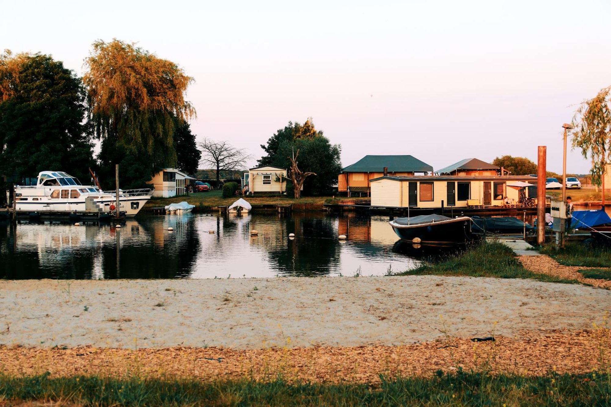 Luxury Lake Lodge Alphen  Εξωτερικό φωτογραφία